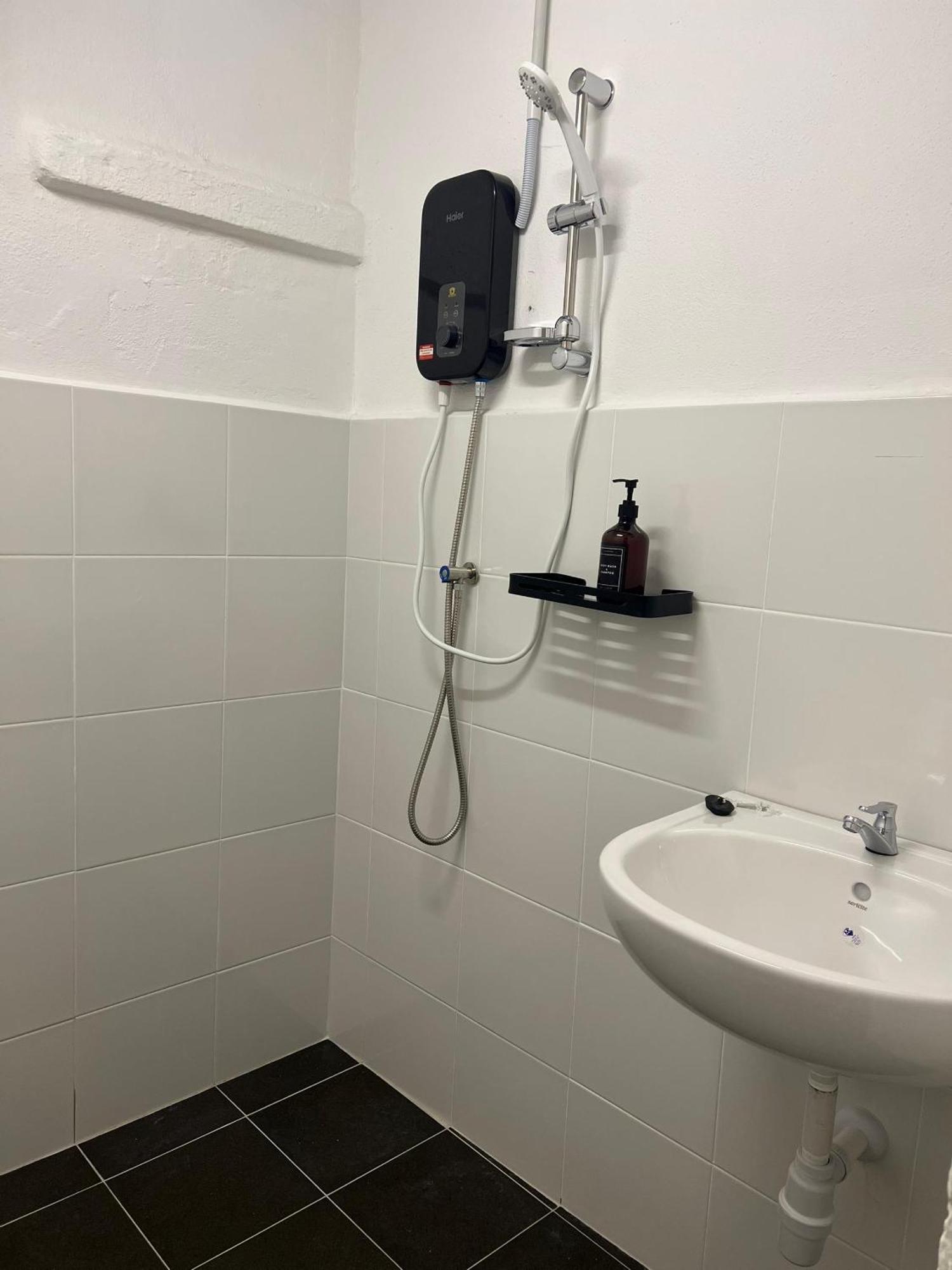 Aayu Seckchuan George Town Penang Hostel Екстериор снимка